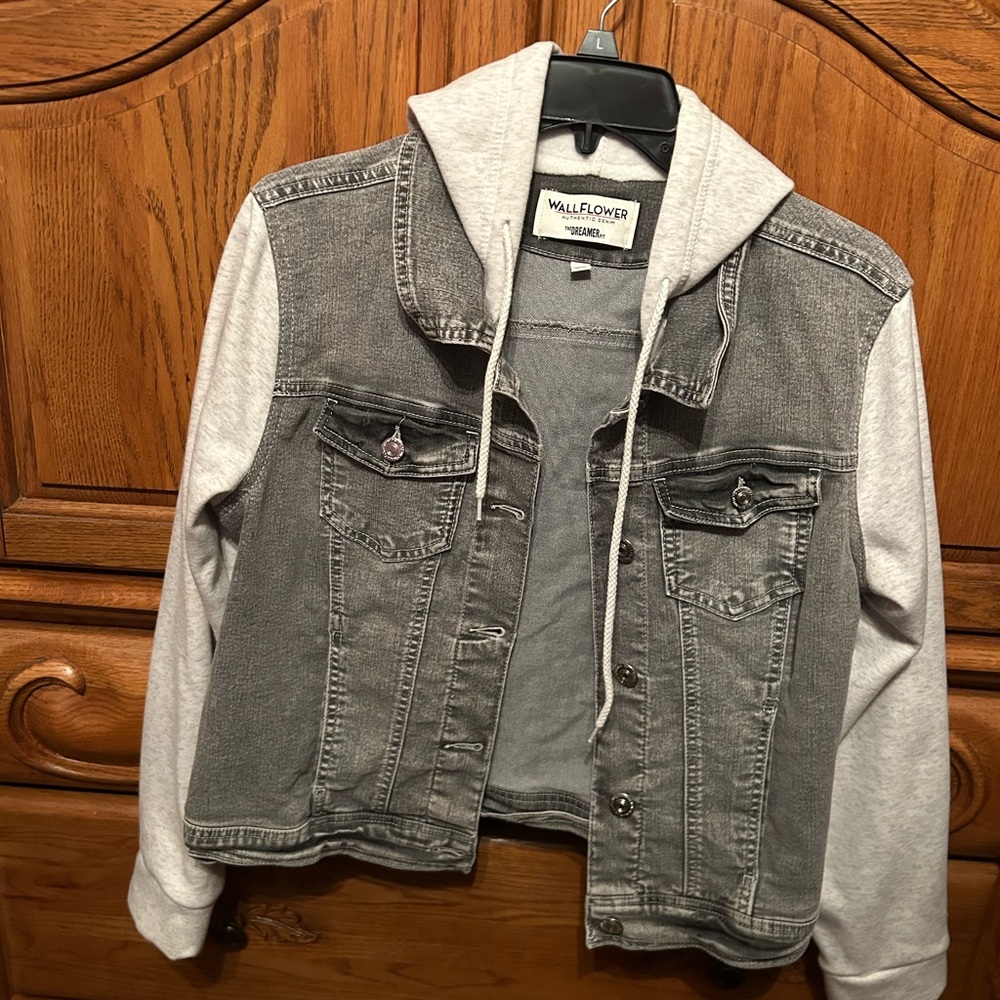 Wallflower Junior Jean jacket/sweatshirt combo, XL